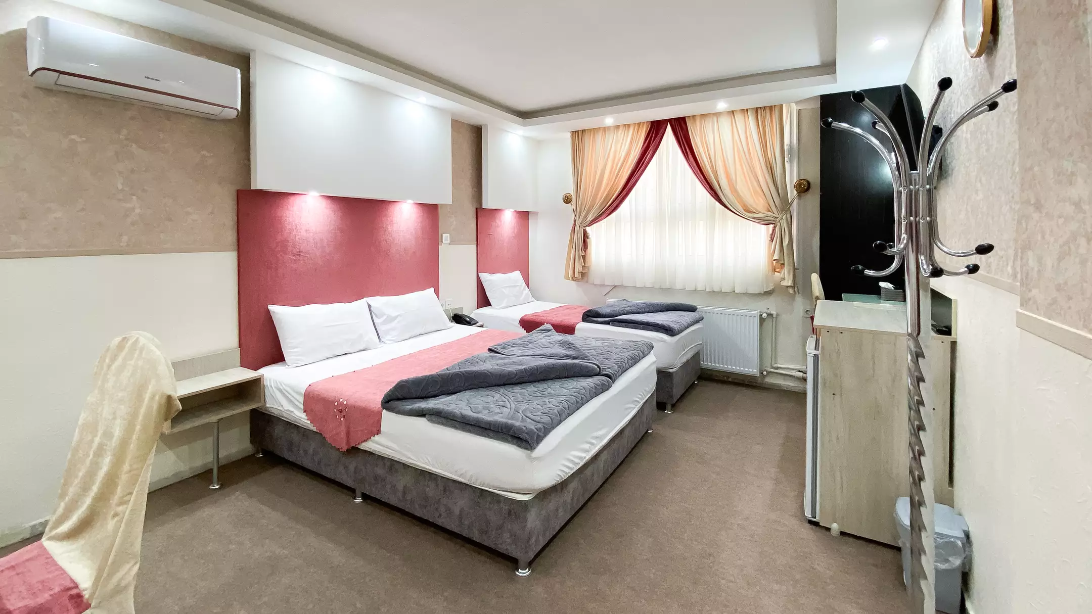 هتل آوا پلاس اصفهان - اتاق 3 تخته (1 تخت 2 نفره 1 تخت 1 نفره)