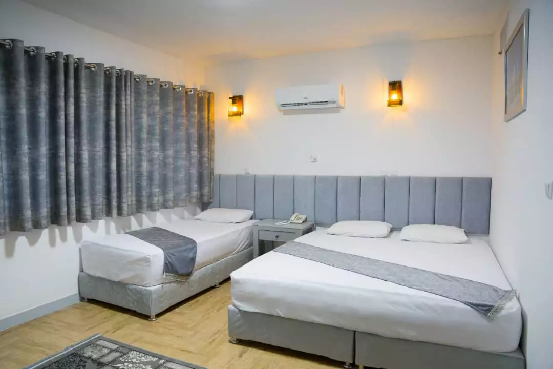 هتل کاوه اصفهان - اتاق 3 تخته (1 تخت 2 نفره 1 تخت 1 نفره)