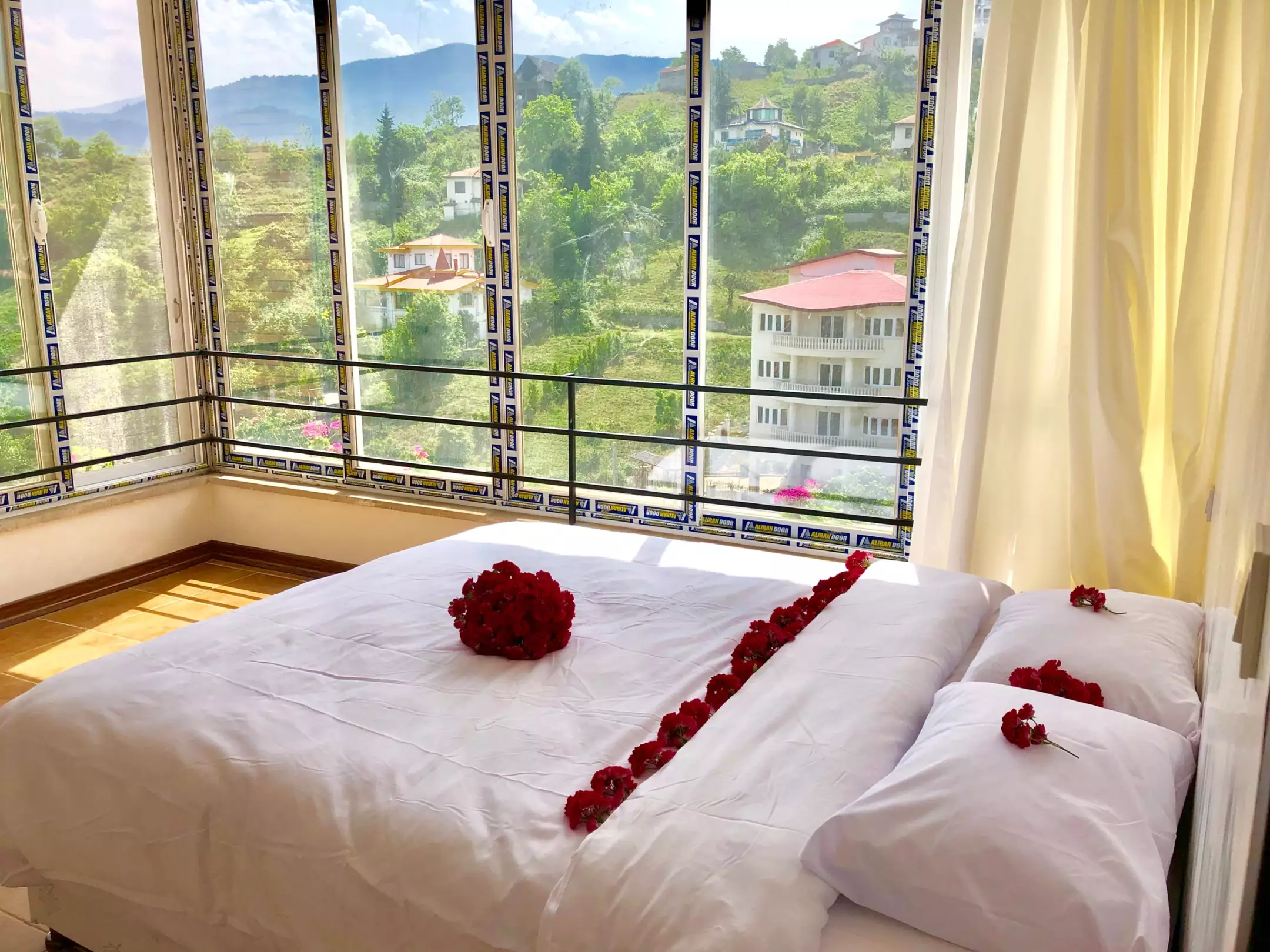 هتل هالیدی پارک رامسر - اتاق 2 تخته (1 تخت 2 نفره)