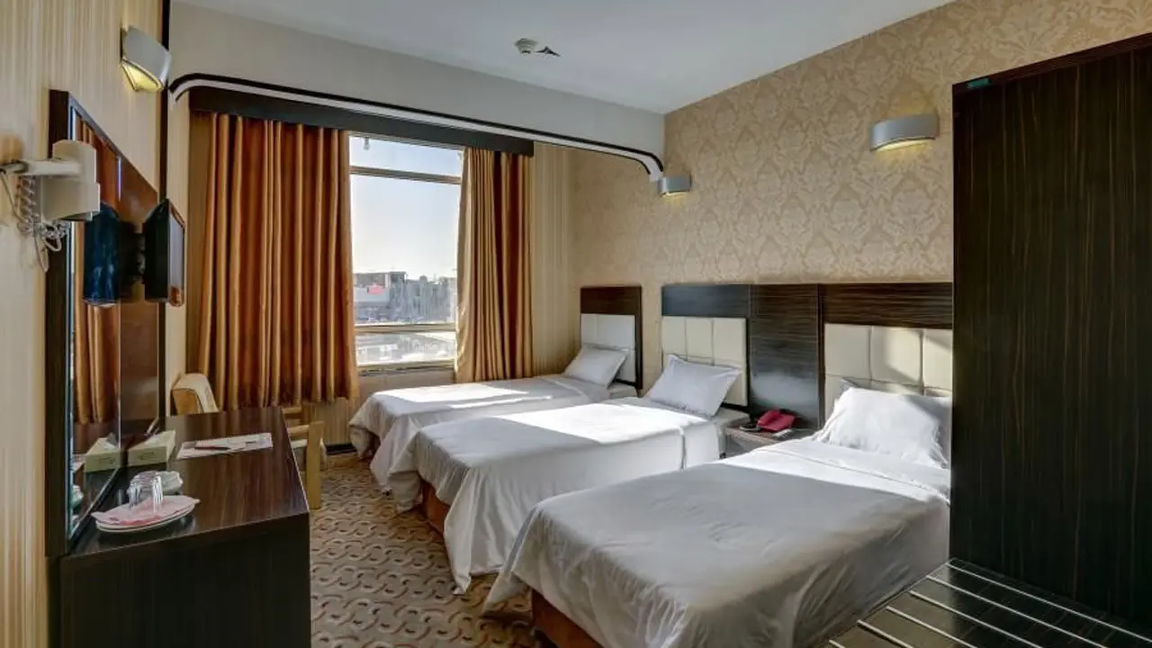 هتل کریمه قم - اتاق 3 تخته (3 تخت 1 نفره)