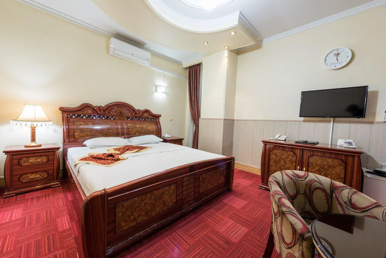 هتل خورشید قم - اتاق 2 تخته (1 تخت 2 نفره)