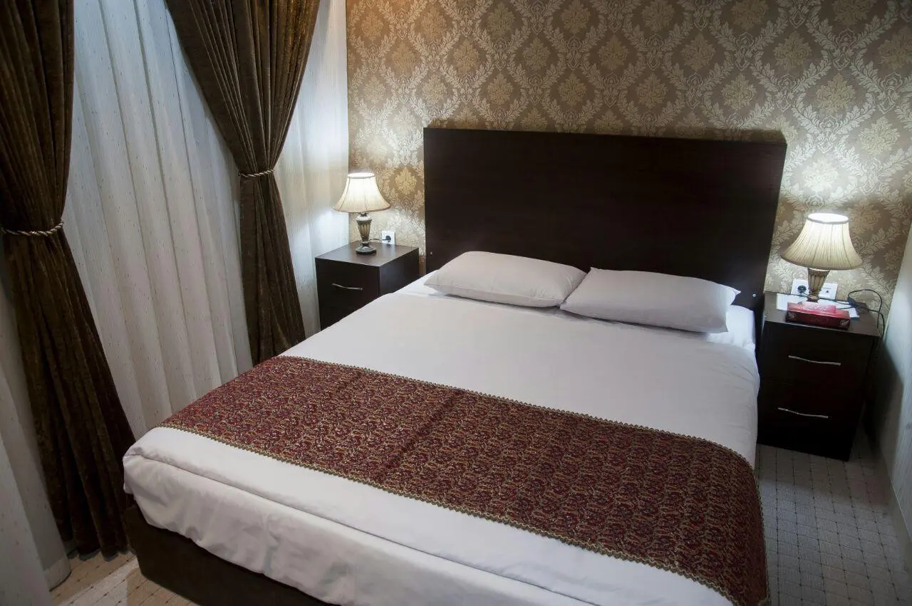 هتل جمیل قم - اتاق 2 تخته (1 تخت 2 نفره)