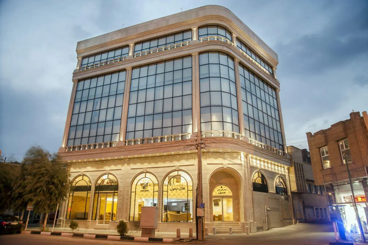 هتل جمیل قم - نمای بیرونی 