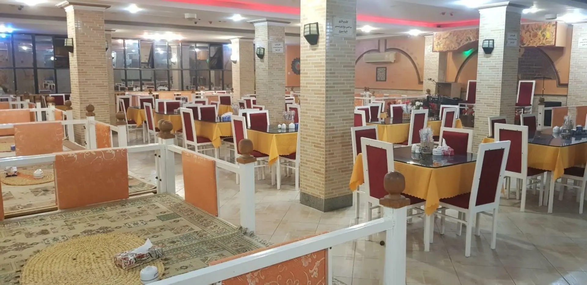 هتل البرز لاهیجان - رستوران
