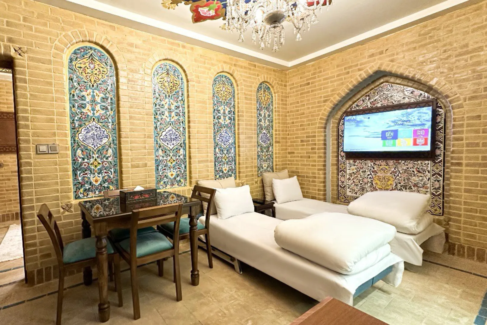 هتل بوتیک سنتی یوتاب شیراز - اتاق 2 تخته (2 تخت 1 نفره)