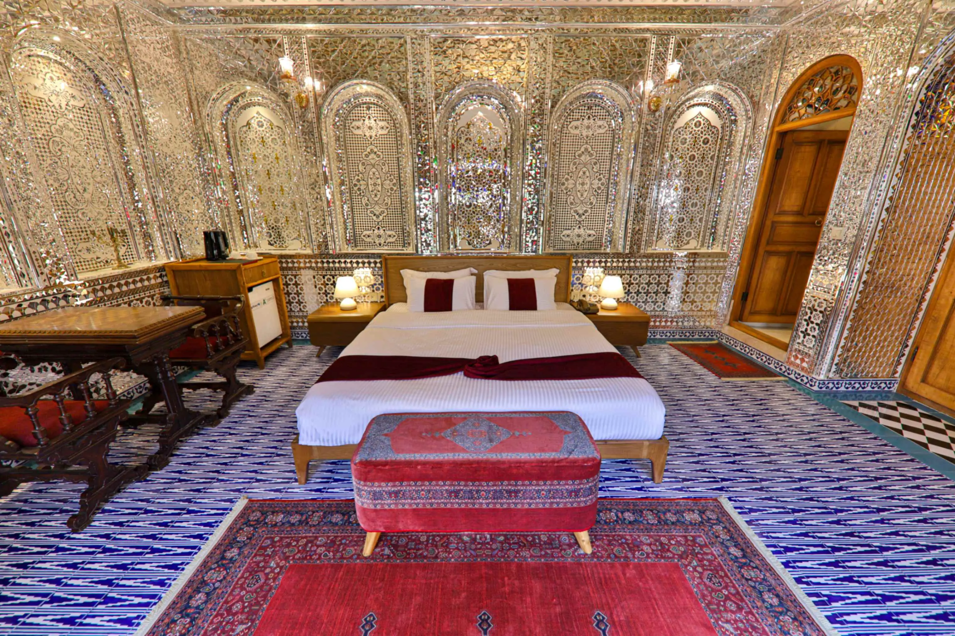 هتل بوتیک سنتی عمارت فرهادی شیراز - اتاق 2 تخته (1 تخت 2 نفره)