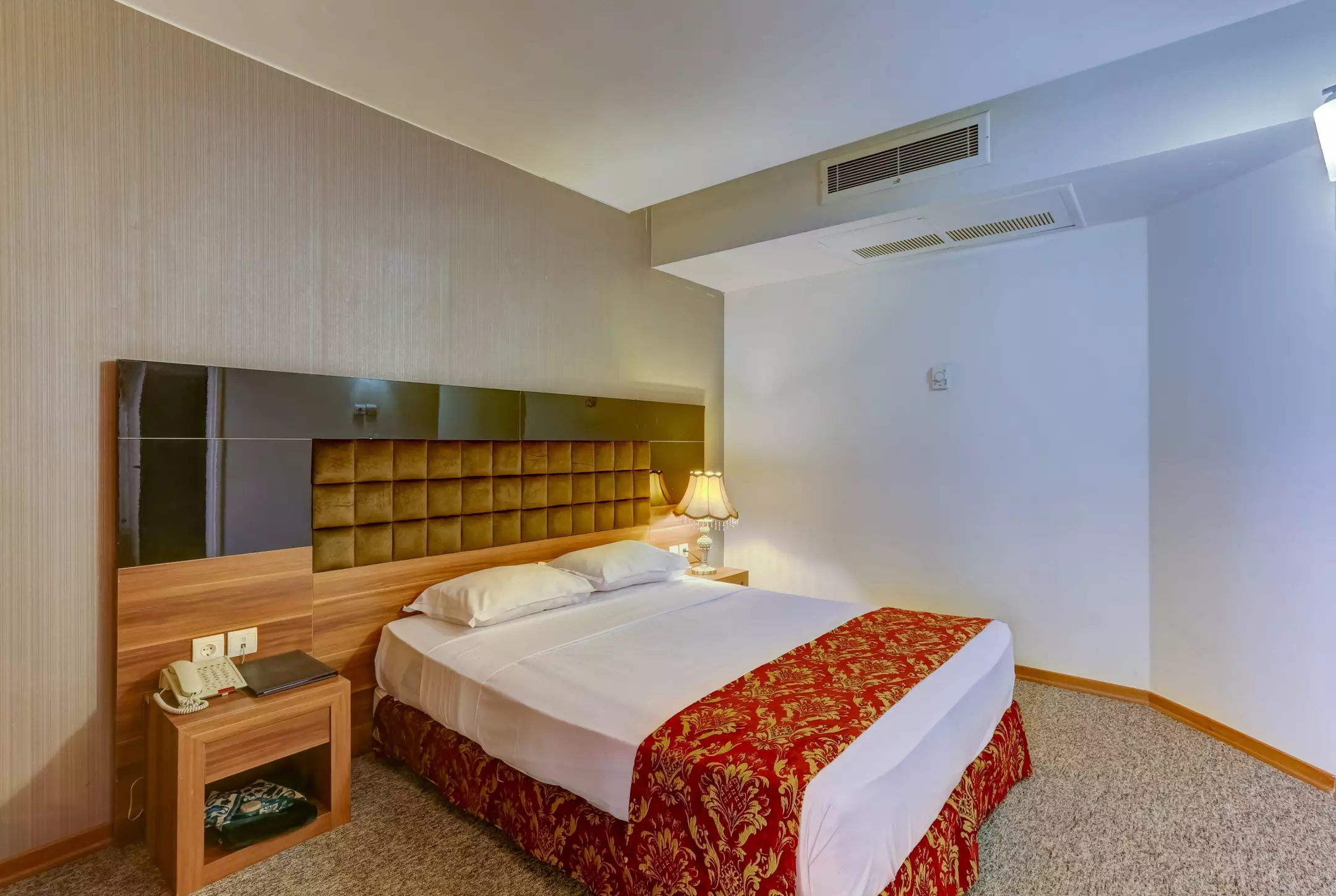 هتل سی نور مشهد - اتاق 2 تخته (1 تخت 2 نفره)