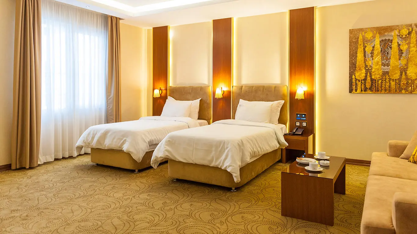 هتل رفاه مشهد - اتاق 2 تخته (2 تخت 1 نفره)