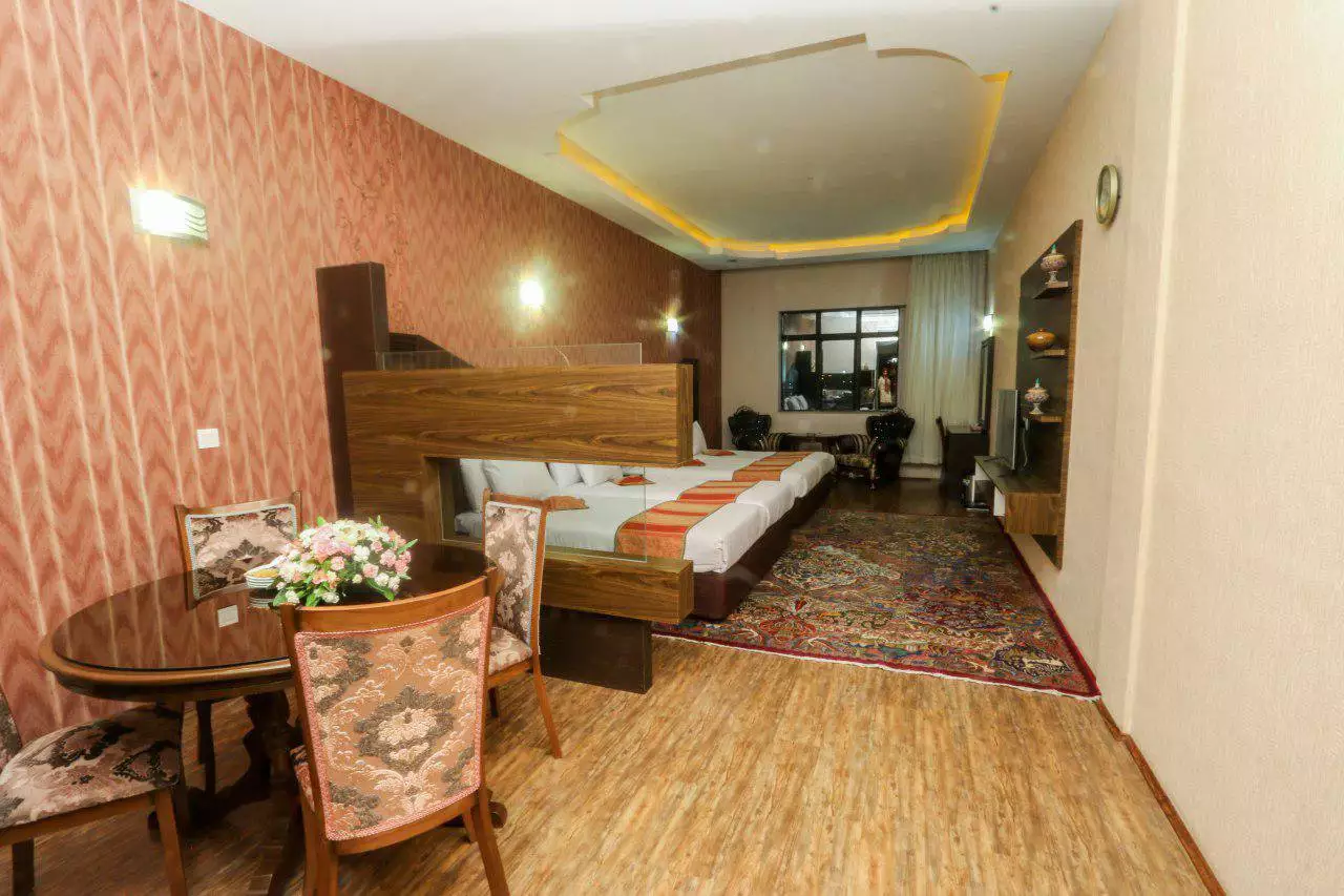 هتل باباطاهر همدان - اتاق 4 نفره (2  تخته 2 نفره)