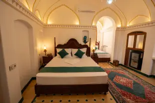 اقامتگاه سنتی ایوان کاشان -  اتاق 2 تخته (1 تخته 2 نفره)