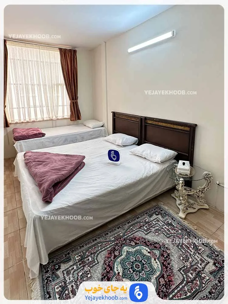خانه مسافر وزیری مشهد - اتاق 3 تخته (1 تخت 2 نفره و 1 تخت 1 نفره)