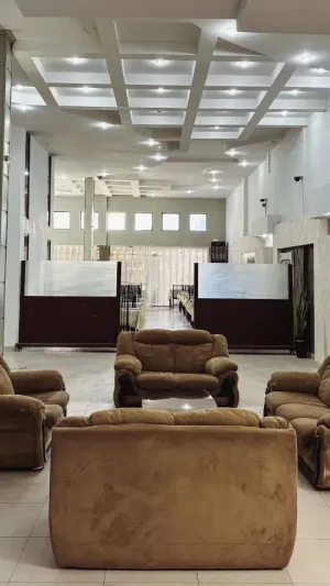 هتل آپارتمان آلما مشهد - لابی