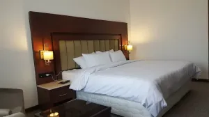 هتل بزرگ پارک حیات مشهد - اتاق 2 تخته (1 تخت 2 نفره)