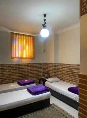 هتل سنتی تخت جمشید تهران - اتاق 3 تخته (3 تخت 1 نفره)