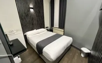 هتل یاس تهران - اتاق 2 تخته (1 تخت 2 نفره)