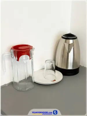 امکانات اتاق هتل آراد مشهد - فلاسک و سرویس چای + پارچ آب