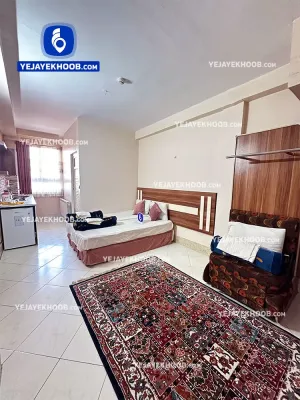 هتل ممتاز مقدم مشهد - اتاق ۳ تخته (۱ تخت ۲ نفره و ۱ کاناپه تخت شو ۱ نفره)