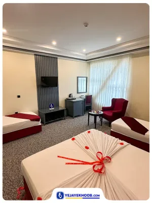 هتل سایه مشهد - اتاق 4 تخته رویال (1 تخت 2 نفره و 2 تخت 1 نفره)