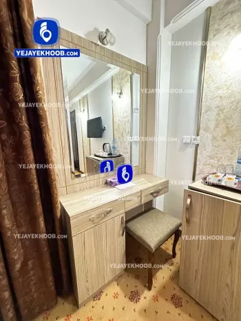 هتل الغدیر مشهد - امکانات اتاق (میز آرایش)