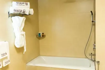 هتل نور حیات تهران - حمام