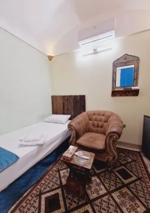 اقامتگاه سنتی خوان سالار یزد - اتاق 1 تخته (1 تخت سینگل)