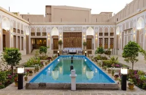 هتل بوتیک سنتی کتروا یزد - نمای محوطه