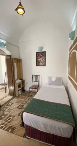 هتل سنتی کهن کاشانه یزد - اتاق 1 تخته (1 تخت 1 نفره)