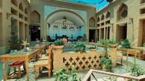 اقامتگاه سنتی یزدان گرد یزد - نمای محوطه