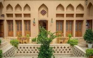 اقامتگاه سنتی یزدان گرد یزد - نمای محوطه