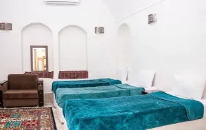  اقامتگاه سنتی آرا یزد - اتاق 3 تخته (3 تخت 1 نفره)