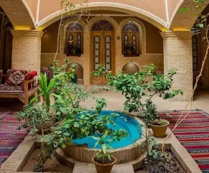  اقامتگاه سنتی آرا یزد - نمای محوطه