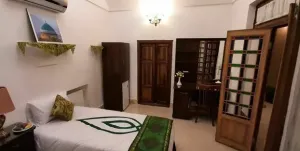 اقامتگاه سنتی پارسیک یزد - اتاق 1 تخته (1 تخت 1 نفره)