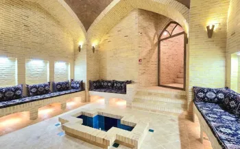 اقامتگاه بومگردی خانه حقیقت یزد - فضای نشیمن