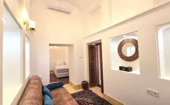 اقامتگاه بومگردی خانه حقیقت یزد - نمای اتاق
