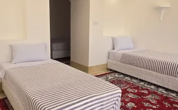 اقامتگاه بومگردی خانه حقیقت یزد - اتاق 2 تخته (2 تخت 1 نفره)