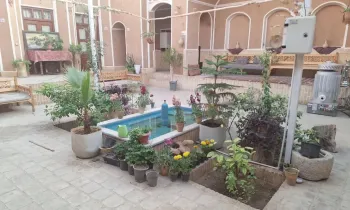 اقامتگاه بومگردی مهران یزد - نمای محوطه