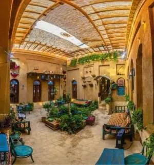اقامتگاه بومگردی هشت یزد - نمای محوطه