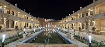 هتل کهکشان یزد - نمای محوطه