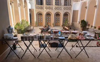 اقامتگاه سنتی شیخداد یزد - میز سلف صبحانه