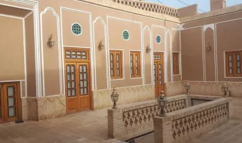 اقامتگاه سنتی آلما یزد - نمای بیرونی