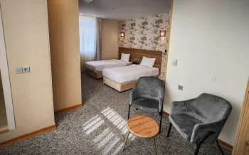 هتل فاطیما قم -  اتاق 2 تخته (2 تخت 1 نفره)