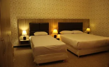 هتل ورزش تهران - اتاق 3 تخته (1 تخت 2 نفره و 1 تخت 1 نفره)