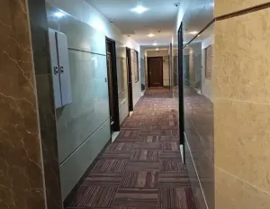 هتل قصر نادری قم - راهرو