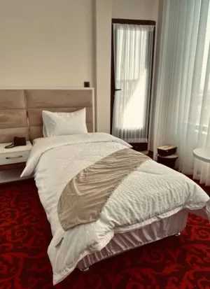 هتل طلاییه قم - اتاق 1 تخته (1تخت 1نفره)