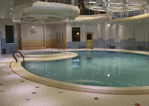 هتل باباطاهر همدان - استخر