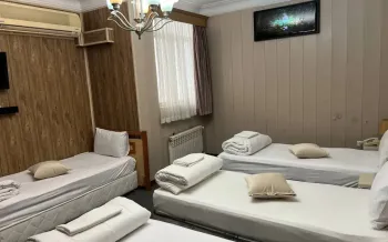هتل پاسارگاد قم - اتاق 4 تخته (4تخت 1نفره)