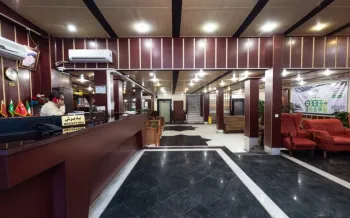 هتل آپارتمان صفا قم - لابی 