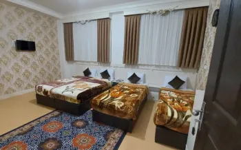 هتل بین الحرمین قم - اتاق 4 تخته (2تخت1نفره 1تخت 2نفره)