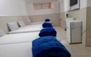 خانه مسافر پردیس قم - اتاق 5 تخته (5تخت 1نفره)