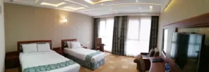 هتل امیران همدان - اتاق 3 تخته (1 تخت 2 نفره و 1 تخت 1 نفره)